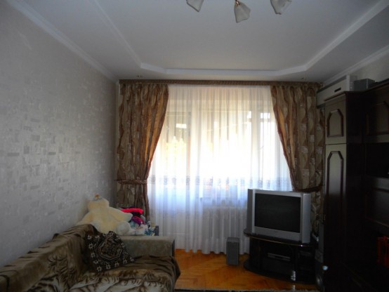 Двокімнатна квартира по вул. Макарова